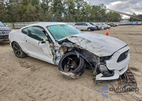 2015 Ford Mustang z USA, uszkodzony, nr VIN 1FA6P8AM0F5335752